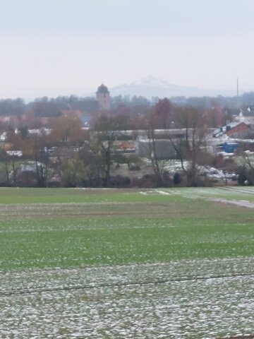 Pilgern vor der Haustür - Blick auf Borgentreich, Im Hintergrund der Desenberg.