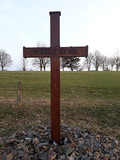 Stünzel: Kreuz mit der Inschrift : IM KREUZ IST HEIL