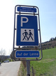 Älteres Hinweisschild Wanderparkplatz „ Auf der Lenne“ Welches der Naturpark Rothaargebirge aufgestellt hatte.