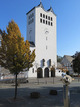 Der Kirchplatz mit der Pfarrkirche.
