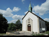 In St. Josef Kapelle Feldrom wird nach der Renovierung seit Pfingsten 2017 wieder Gottesdienst gefeiert. Die Pflastersteine wurden durch fleißige, ehrenamtliche Helfer gelegt.