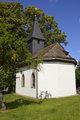 Nur etwa 70 Einwohner zählt das kleine Dorf Eilversen, in dem wir auf die St. Johannes Kapelle treffen.