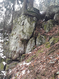 Schroff abfallende Felsen am Klippenweg wechseln mit grandiosen Ausblicken.