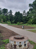 Der Riemekepark wurde künstlich angelegt als Bürgerpark zur Erholung. Das Quellwasser des Riemekebaches wurde früher genutzt, um die Wäsche zu besprengen. Hier gab es bis vor dem 2. Weltkrieg eine Bleiche. (Heutiger Verlauf Bleichstraße)