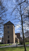 Die Georgskirche, einzige Kreuzbasilika Dortmunds, wurde im Jahr 1150 eröffnet. Glaubt man der Legende, ist Aplerbeck älter als Dortmund.