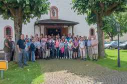 65 Pilger kamen zur Eröffnung des Pilgerwegs \"Nethe-Auen-Trilogie\" nach Brakel-Hembsen.