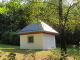 Die mitten im Wald liegende Gränserich-Kapelle wurde 2012 restauriert und lädt zum Innehalten ein