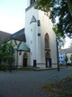 Blick auf den Vorplatz der geöffneten St. Liborius Kirche