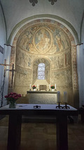 Die Fresken in der Apsis stammen aus der Entstehungszeit der Kirche.